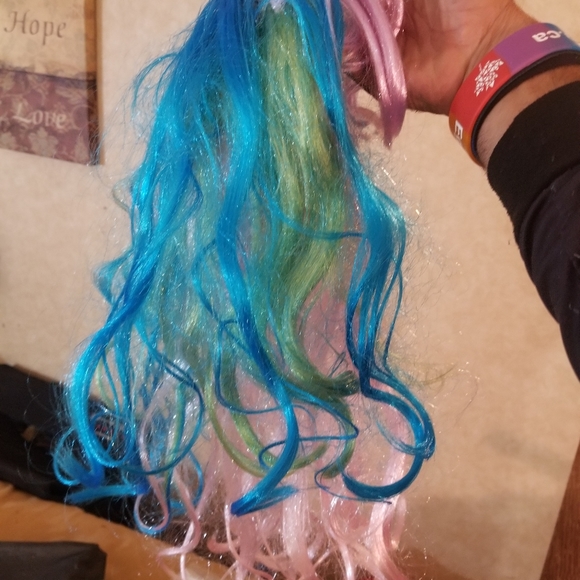 Wig - Picture 3 of 8